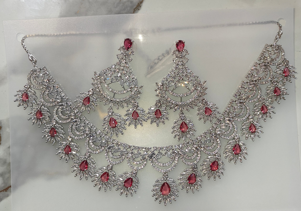 SHORT AD NECKLACE