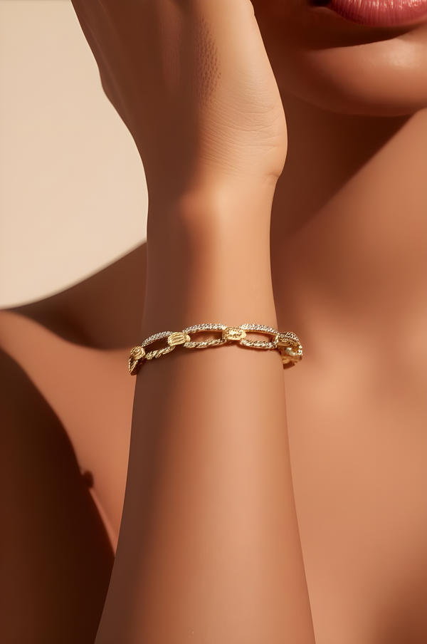 BRACELET