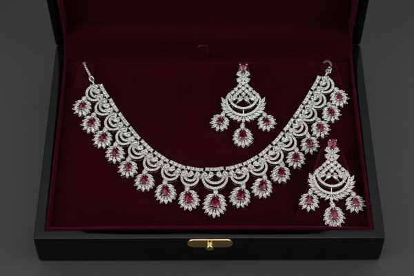 SHORT AD NECKLACE